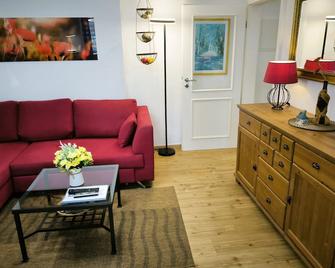 Villa Heimkehr Whg. 2 - Gohren - Pokój dzienny