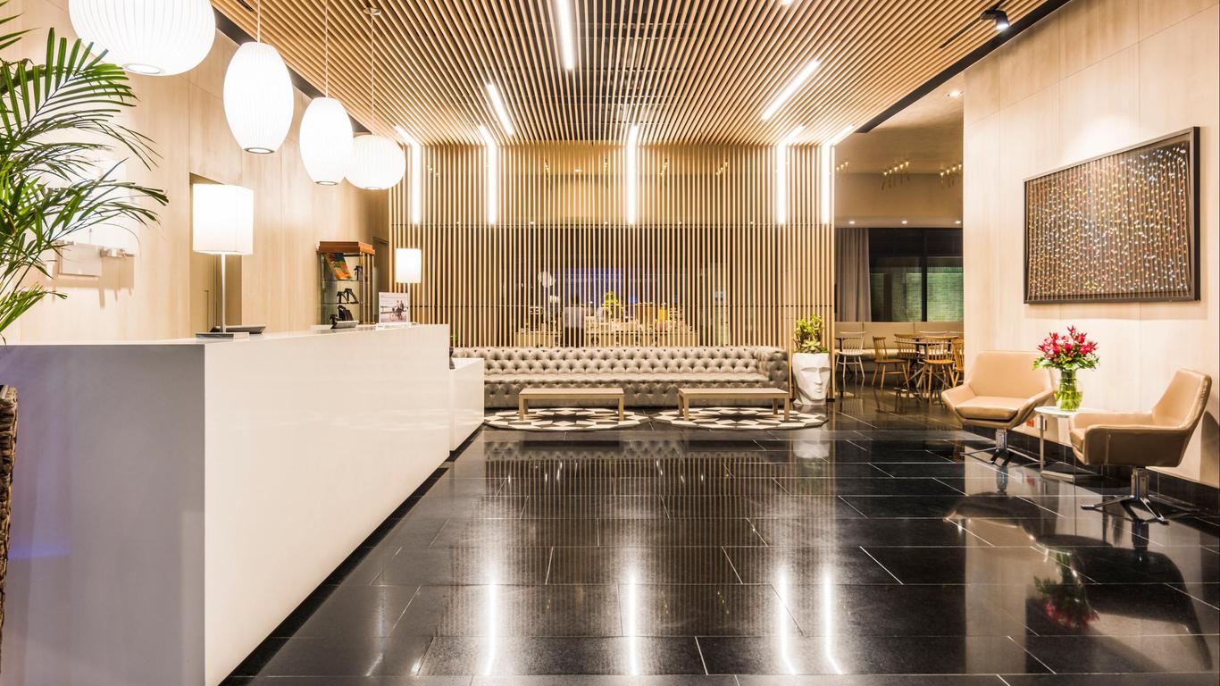 هوليداي إن إكسبرس آند سويتس بوجوتا ثونا فينانثييرا، آن آي آيتش جي هوتل