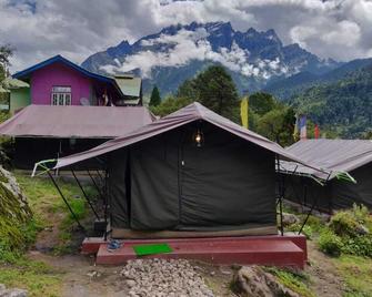 Ourguest Camp Lachung - Mangan - Bedroom