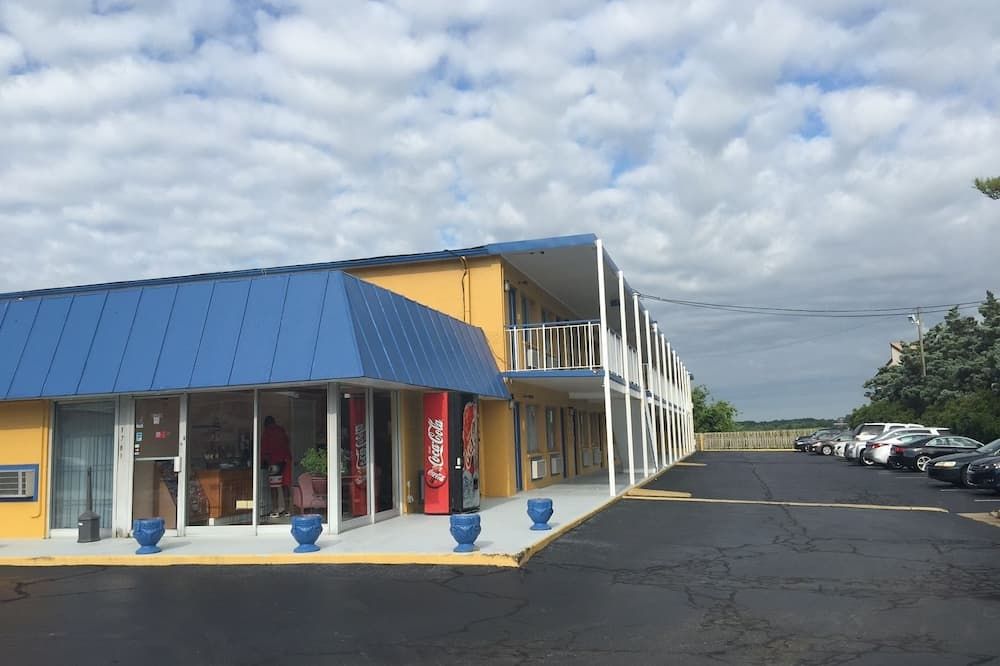 Belmont Inn & Suites - Hampton - Gebäude