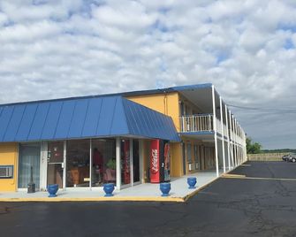 Belmont Inn & Suites - Hampton - Gebäude