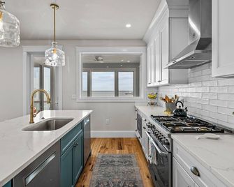 Beautiful Bayfront w/ Heated Pool & Dock. 6 Bedrooms, all w/ Ensuite Bathrooms. - Ship Bottom - Cocina