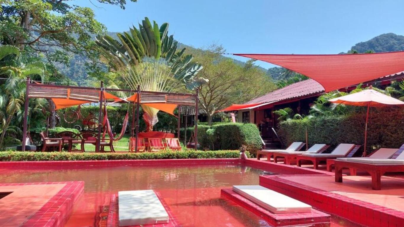 Red Moon Hideaway