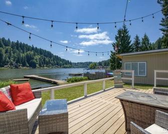 Peaceful Lakehouse on Ohop - Eatonville - Patio
