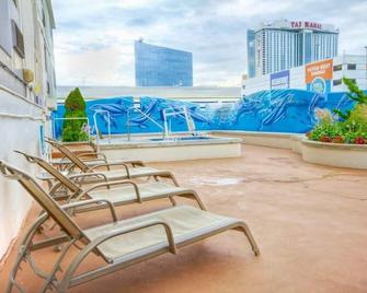 Skyline Tower Resort | 1br/1ba Pool & Beach Access - Atlantic City - Balcony