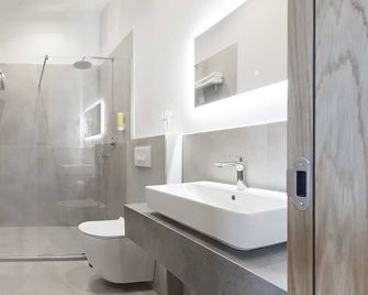 Kombinat Rooms City Center - נובי סאד - חדר רחצה