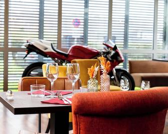 Hotel Les Genets - ביון - מסעדה