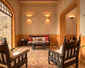 Beautiful Restored Colonial In Merida Centro – Santa Ana/paseo Montejo - Mérida - Wohnzimmer