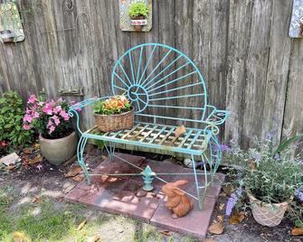 Russell Cottage: Your home away from home. - Ocean Springs - Patio
