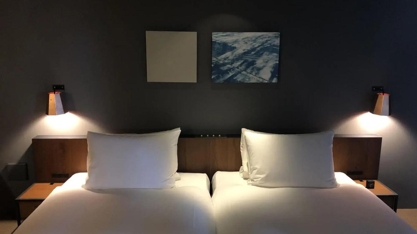 Hotel Cycle