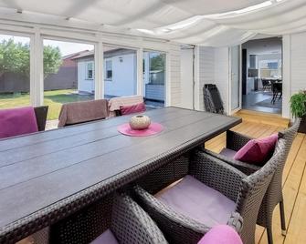 Nice Home In Helsingborg - Helsingborg - Patio