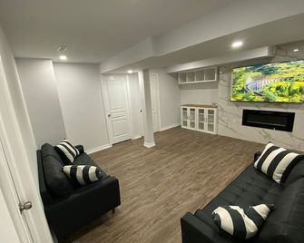 Vicky Vacation Rentals #2 - Vaughan - Wohnzimmer