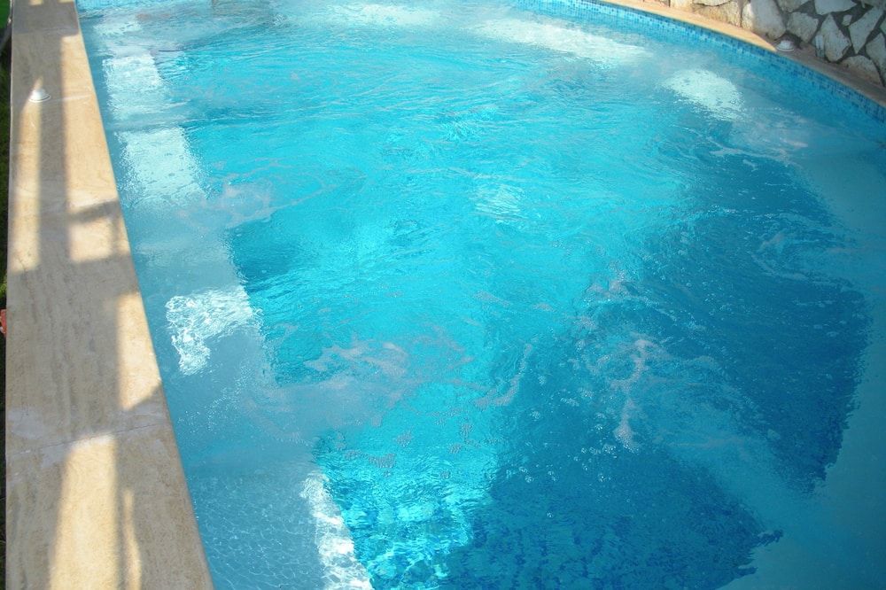 Hotel Weber Ambassador - קאפרי - בריכה