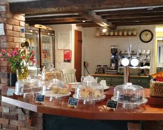 Olive Tree Guest House - Uttoxeter - Buffet