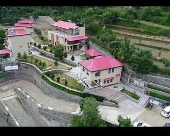Mist n Meadows Resort - Rājgarh - Edificio
