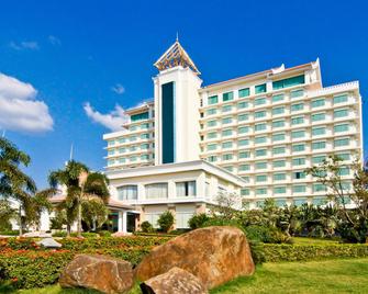 Champasak Grand Hotel - Pakse - Building