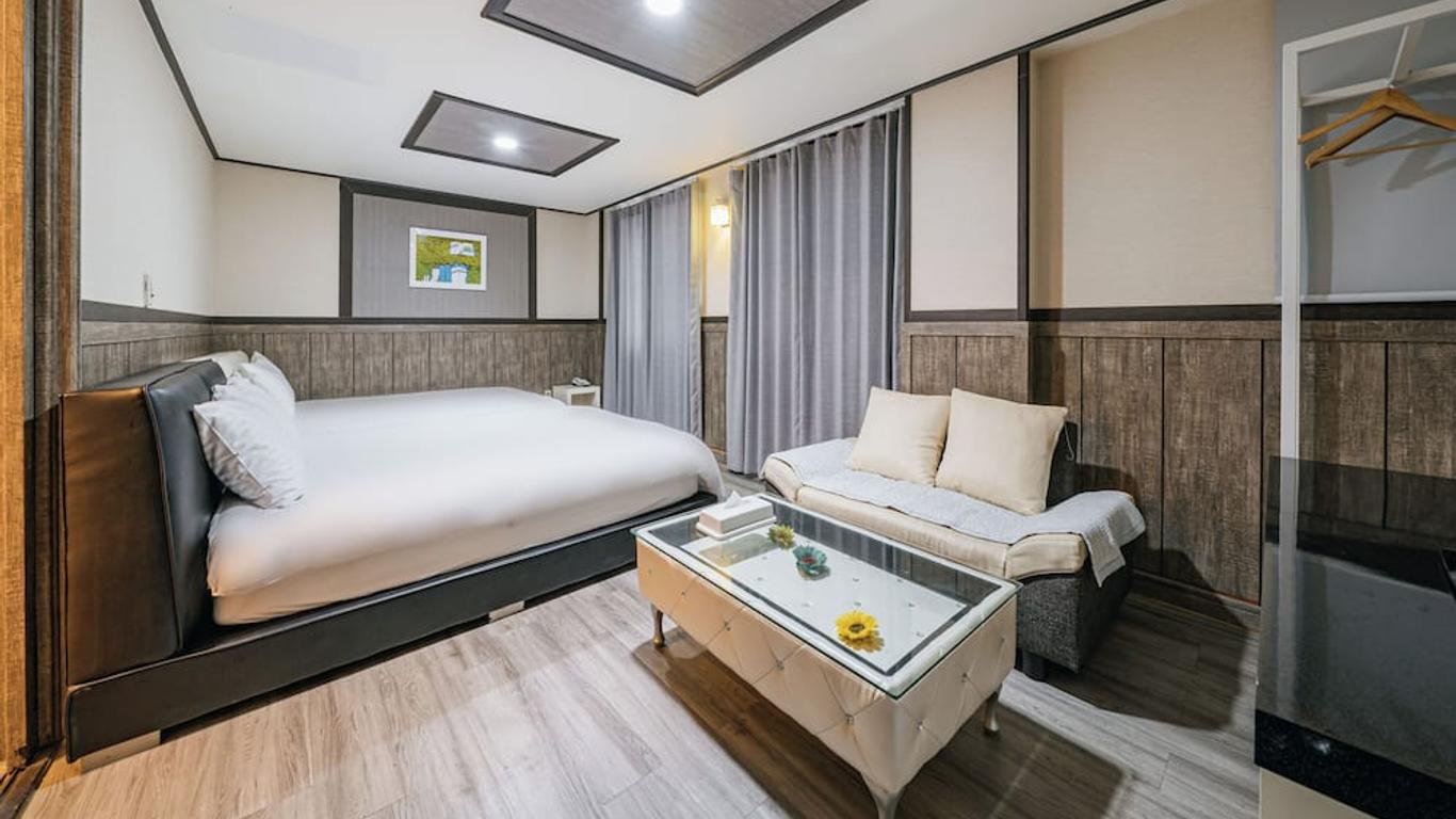 جالاري هوتل بي جيجو