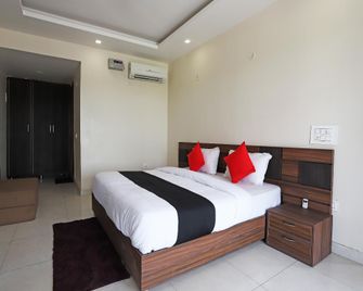 Capital O 43273 Joygaon Resort - Jhajjar - Bedroom