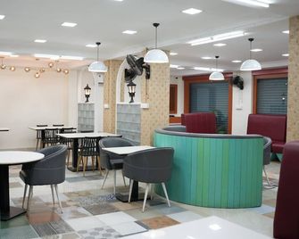 Benzy Tourist Home - Ponnāni - Restaurant