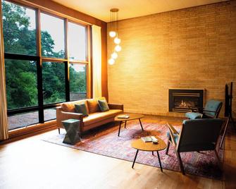 Serene Mid Century Modern Gem Designed by Frank Lloyd Wright Apprentice - Richland Center