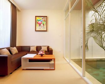 Villa Tentrem 2 Canggu By Bali Asia Villa - Denpasar - Huiskamer