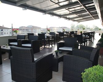 Gosterisli Otel - Düzce - Innenhof