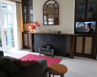 Keswick, Garden Apartment For 2. Excellent Location.Convenient For All Amenities - Keswick - Salon