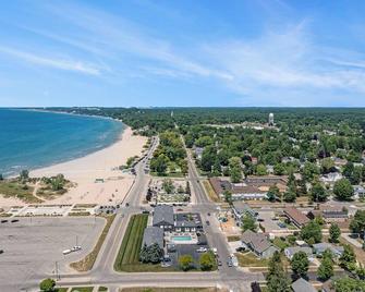 Snyders Shoreline Inn - Ludington - Playa