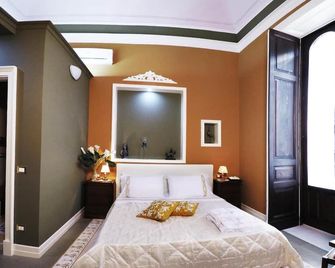 藝術時尚奢華客房住宿加早餐旅館 - 卡塔尼亞 - 臥室