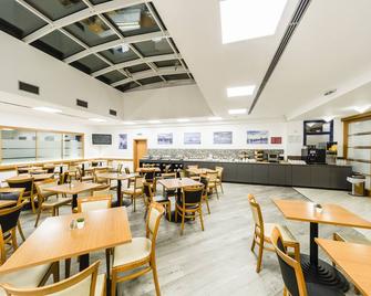 أرشيبالد سيتي - براغ - مطعم