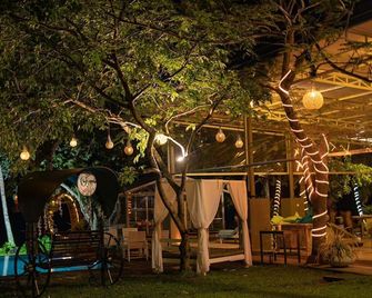 The Oya by Arunalu Leisure - Ahangama - Patio