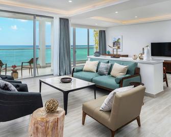 كوي ريزورت سانت كيتس، كوريو كوليكشن باي هيلتون - باسيترّ - غرفة معيشة