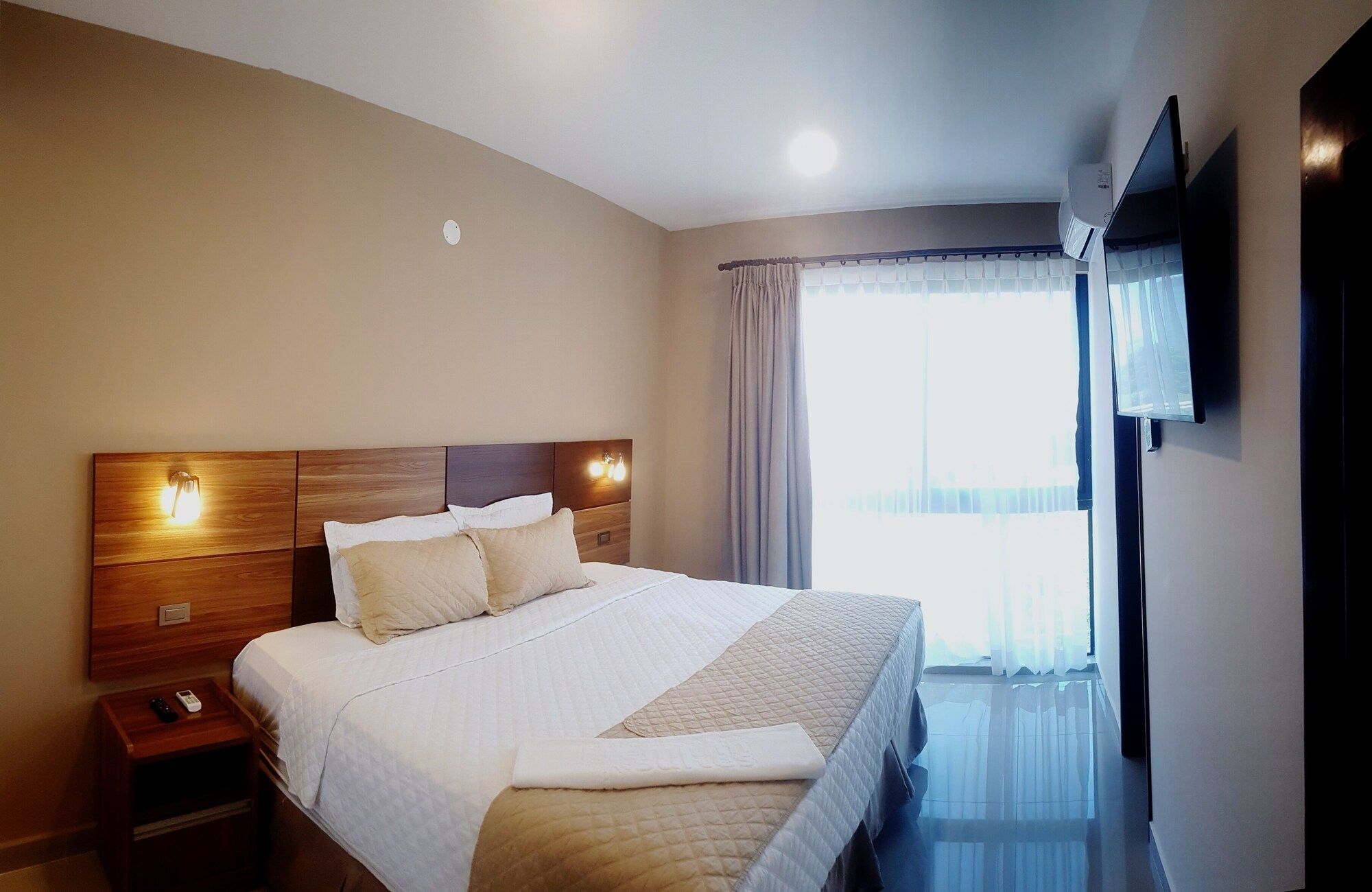 Premium Suites Deluxe Aparthotel Equipetrol