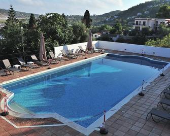 Emy Hotel - Skiathos - حوض السباحة