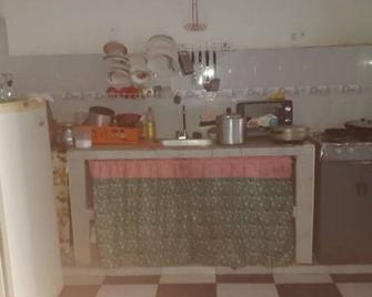 2 Bedroom Apartment In One House! Perfect For Travelers And Locals! - Ibagué - Kitchen