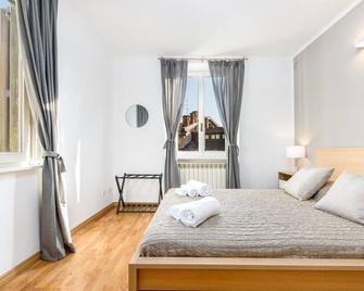 [Near Funicolar] Bergamo Alta Design House - Bergamo - Bedroom