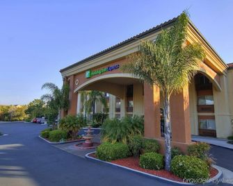 Holiday Inn Express Temecula By IHG - Temecula - Rakennus