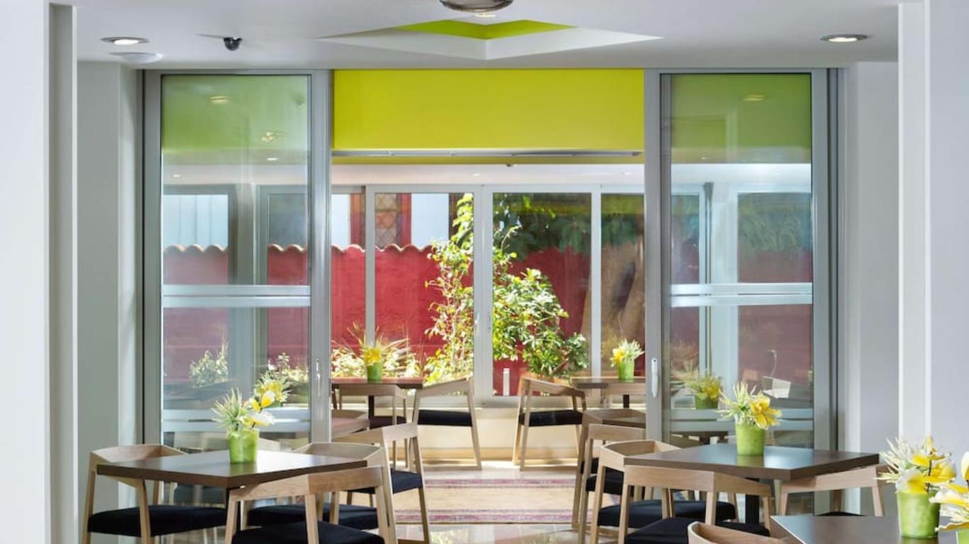 Aquamare City And Beach