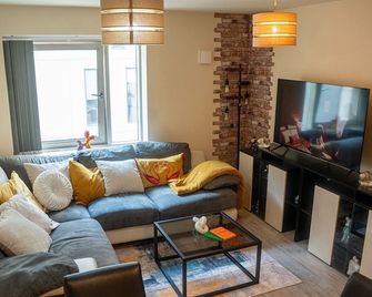 Cosy apartment by Manchester Piccadilly station - מנצ'סטר - סלון