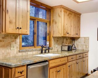 2N Big Pine Lodge - North Wawona - Cuisine