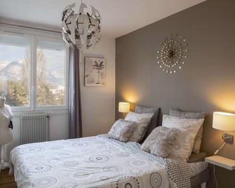 Appartement Malya & parking privé - Grenoble - Camera da letto