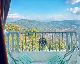 The Vibe By Ambiance - Murree - Balcony