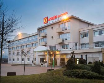 Aparthotel Adagio Genève Saint-Genis-Pouilly - Thoiry - Building