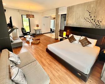 PN Mountain Resort and Villas Krabi - Ao Luek - Bedroom