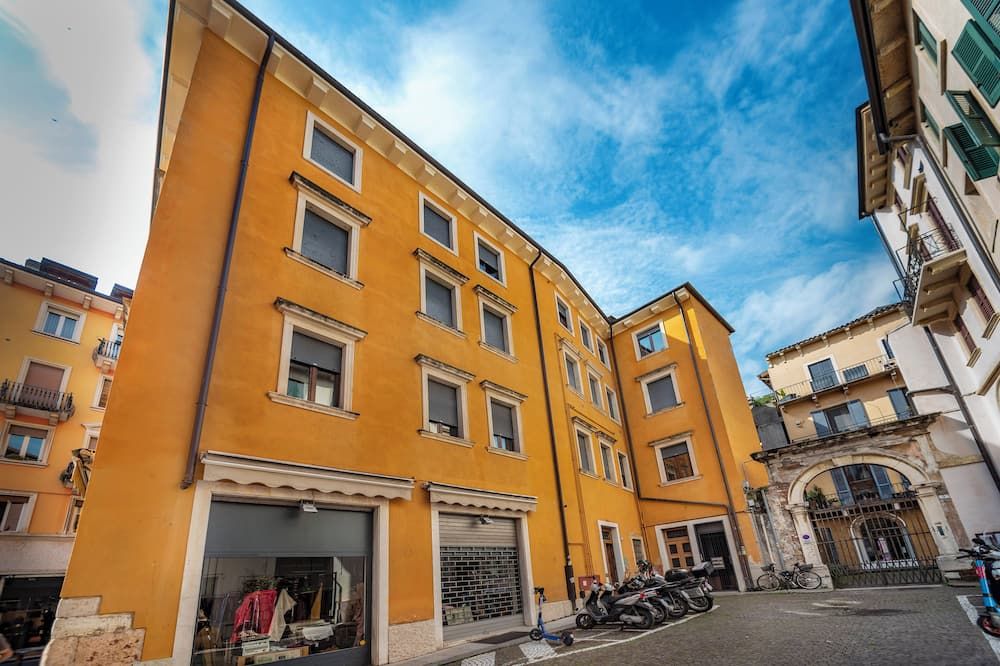 Italianflat - Rentroom Old Town - 200mt to Arena