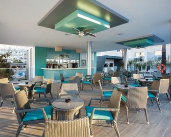 هوتل ريو كوستا ديل سول - توريمولينوس - مطعم