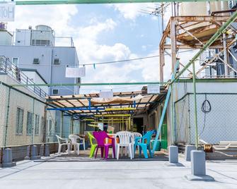 هوتل تويو - أوساكا - شرفة مرصوفة