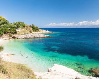 Wave Luxury Apartments - Kassiopi - Plaża