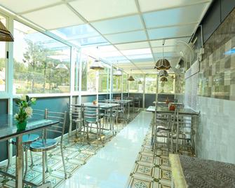 Subam Hill Resort - Yercaud - Restaurante