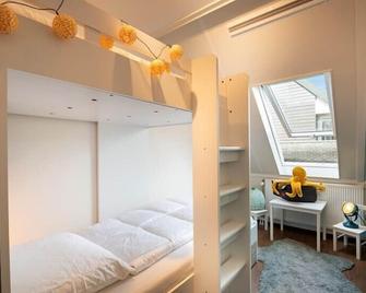 Duinhuis 18 modern holiday villa right at the North Sea dunes - Noordwelle - Bedroom